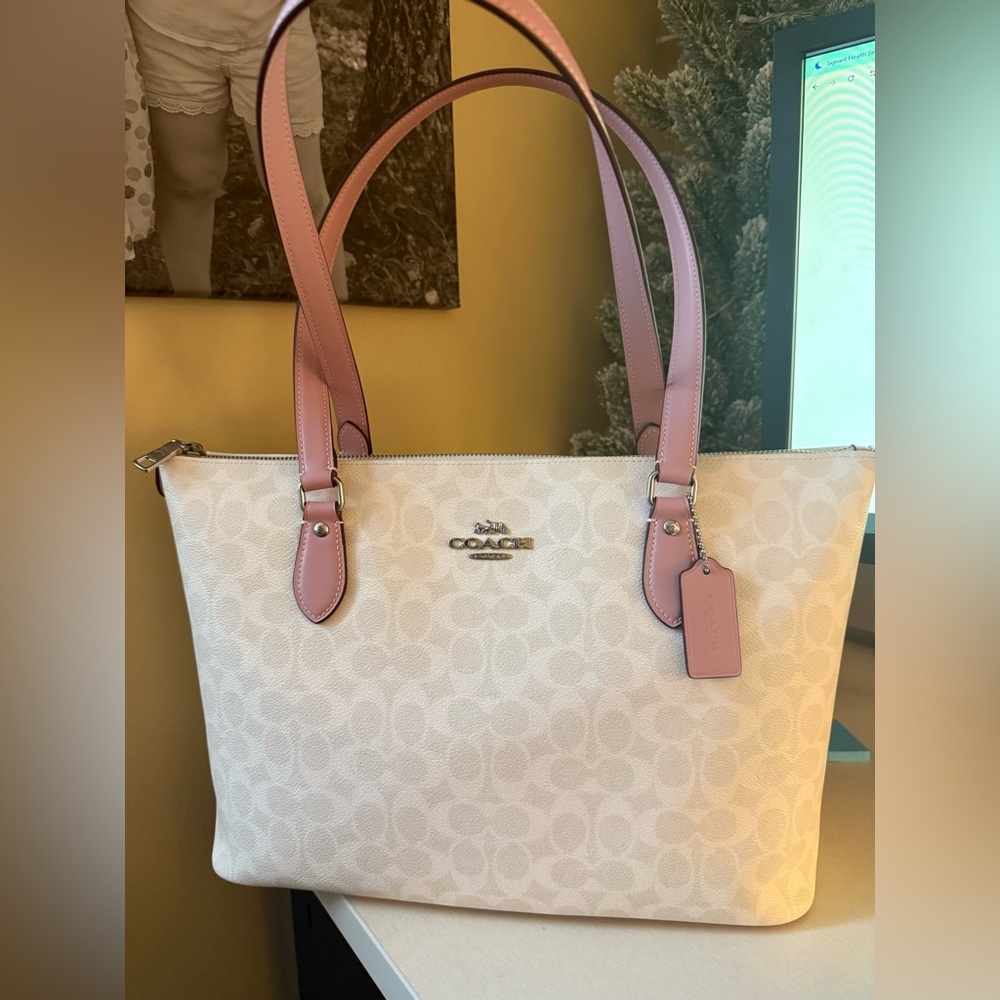 Coach Carnation Gallery Tote